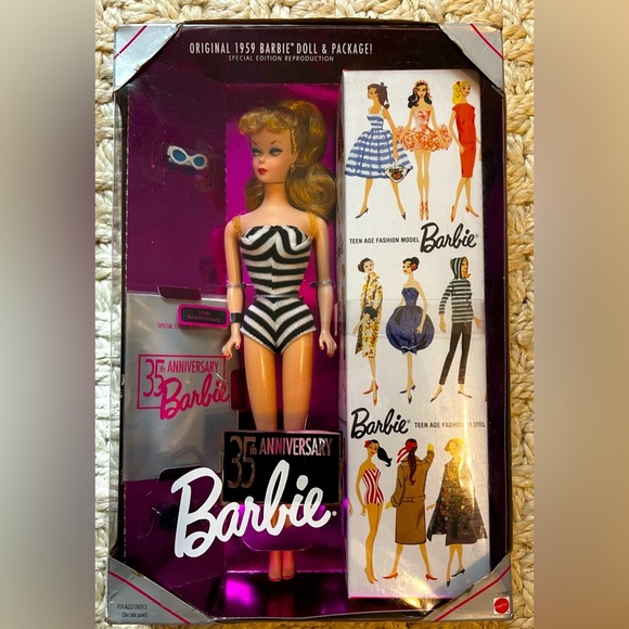 35th Anniversary Barbie - Picture 1 of 4